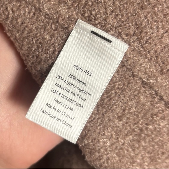 Barefoot Dreams CozyChic Lite Weekend Wrap Brown- One Size - Picture 4 of 6